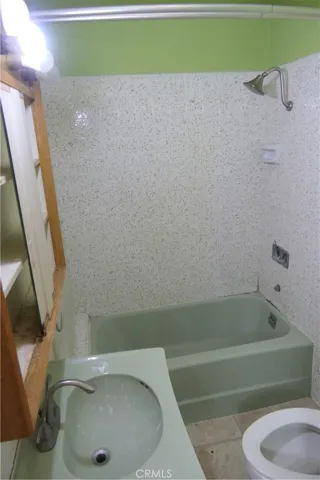 Bathroom 2 in bedroom 1