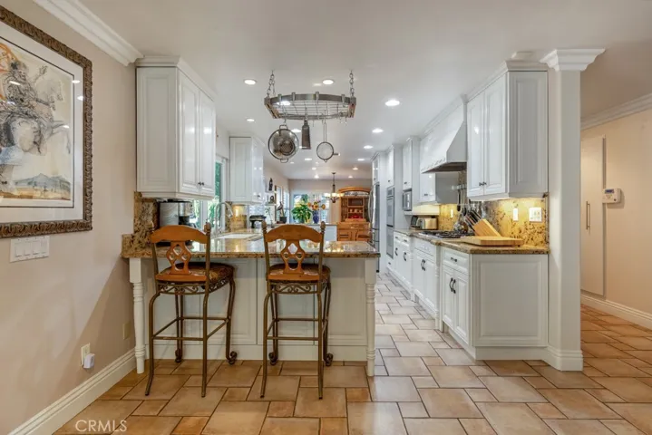Breakfast bar