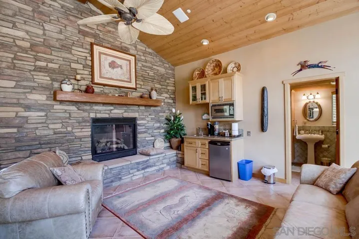 11959 Fuerte Dr, El Cajon, California 92020