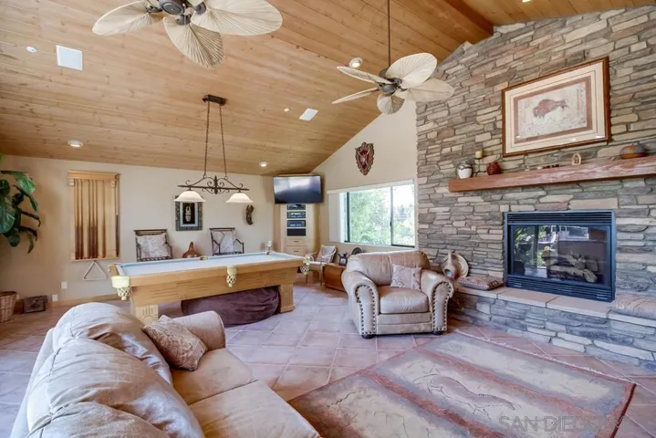 11959 Fuerte Dr, El Cajon, California 92020