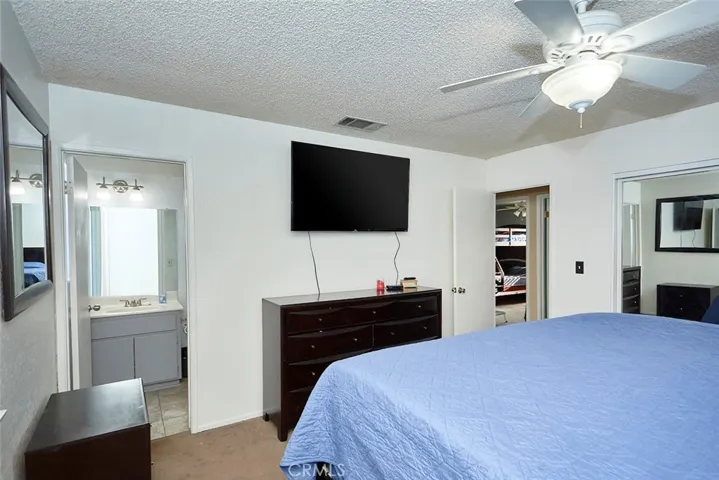 13004 Osage Road, Apple Valley, California 92308