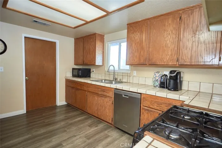 13004 Osage Road, Apple Valley, California 92308