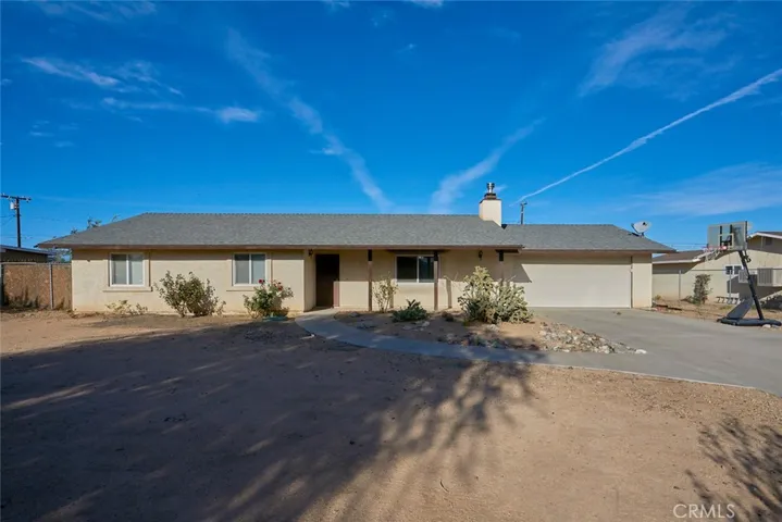 13004 Osage Road, Apple Valley, California 92308