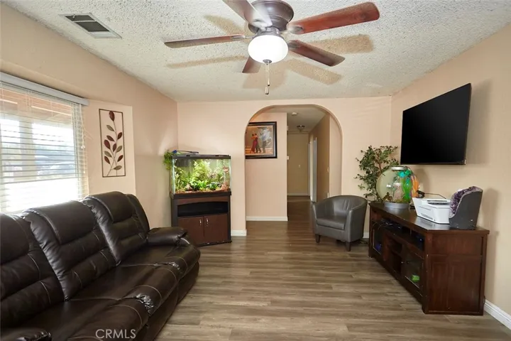 13004 Osage Road, Apple Valley, California 92308