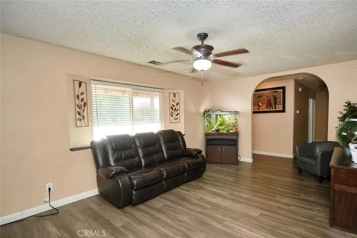 13004 Osage Road, Apple Valley, California 92308