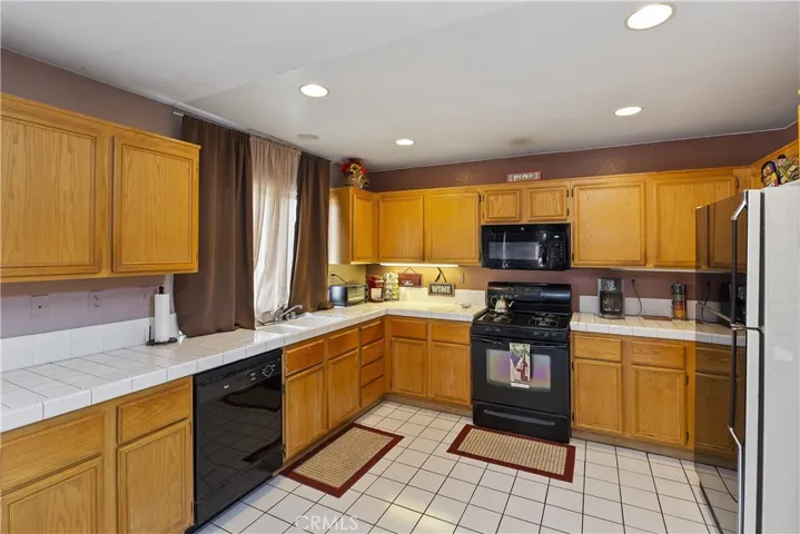 651 Pointe Vista Lane, Corona, California 92881