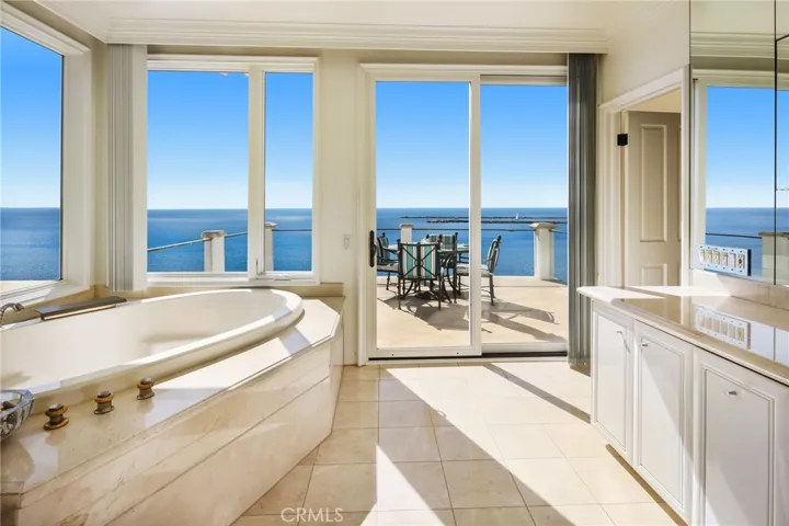 3719 Ocean Boulevard, Corona Del Mar, California 92625