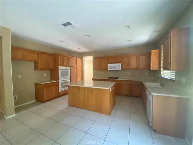 27124 Greenstone Street, Temecula, California 92591
