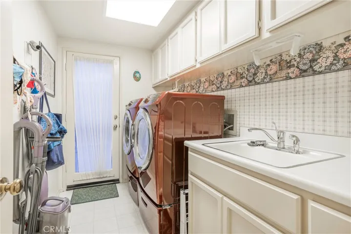 460 Mondale Street, Corona, California 92879