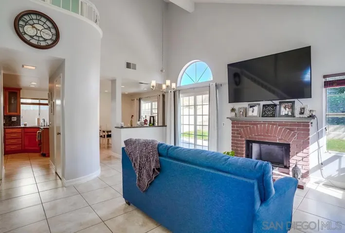 3705 Live Oak Creek Way, Ontario, California 91761