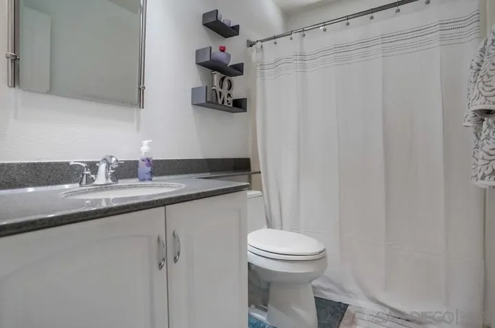 3705 Live Oak Creek Way, Ontario, California 91761