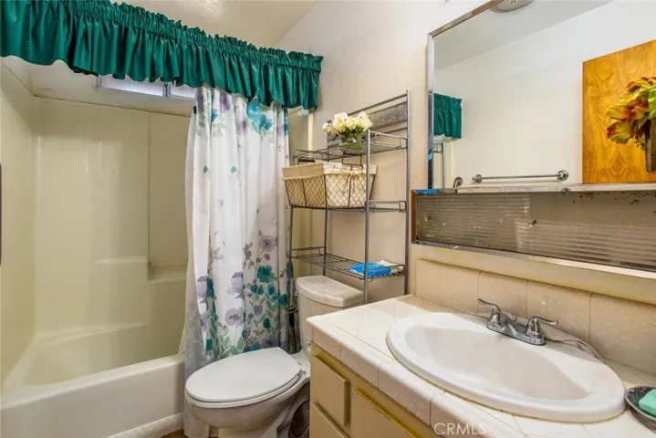 7434 Balsa Avenue, Yucca Valley, California 92284