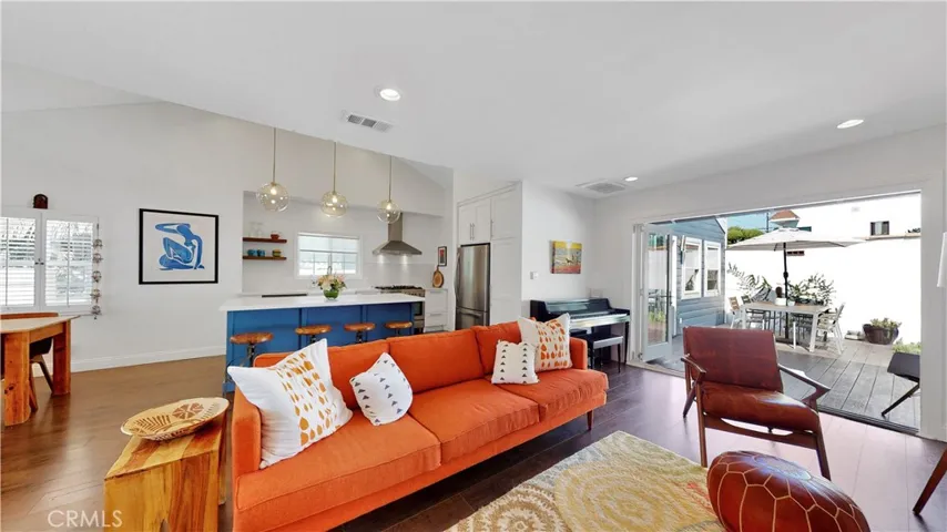 4325 E Massachusetts Street, Long Beach, California 90814