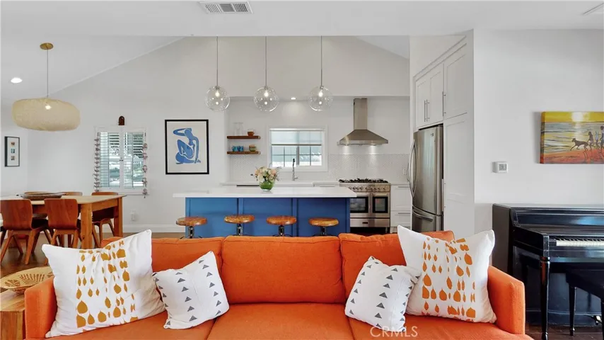 4325 E Massachusetts Street, Long Beach, California 90814