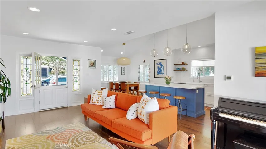 4325 E Massachusetts Street, Long Beach, California 90814