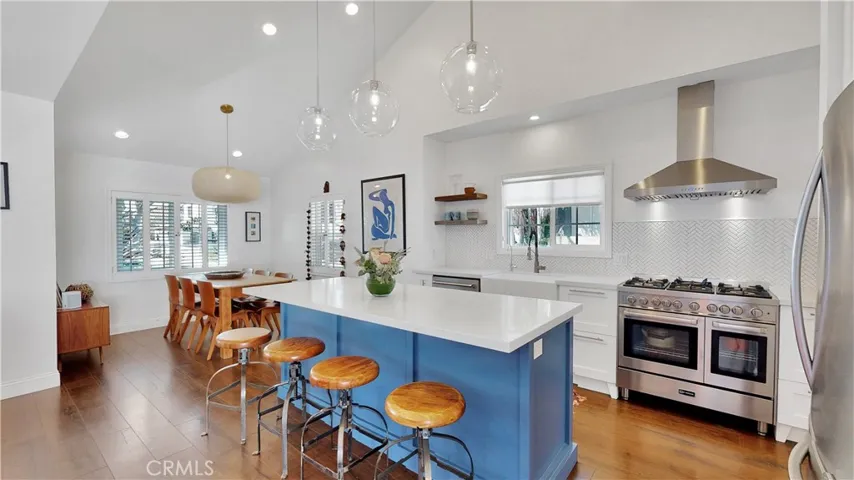 4325 E Massachusetts Street, Long Beach, California 90814