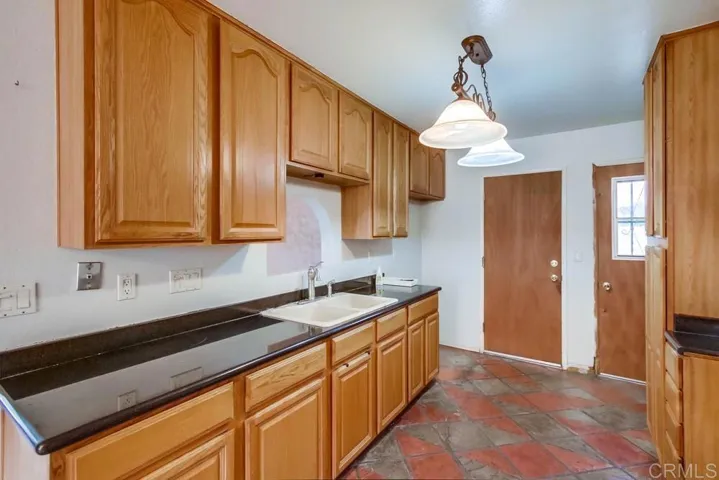 815 Beacon Drive, San Diego, California 92114