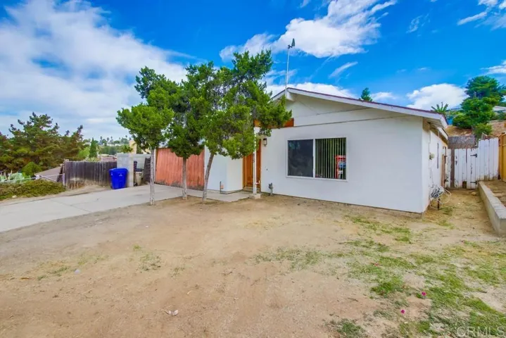 815 Beacon Drive, San Diego, California 92114