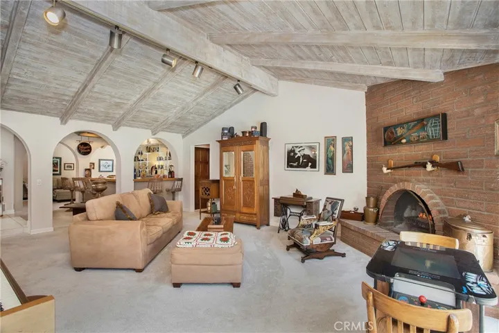 1981 Calle Roja, North Tustin, California 92705