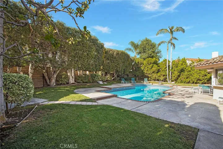1981 Calle Roja, North Tustin, California 92705
