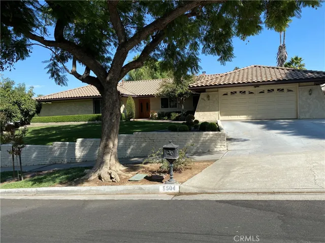 5504 Inner Circle Drive, Riverside, California 92506