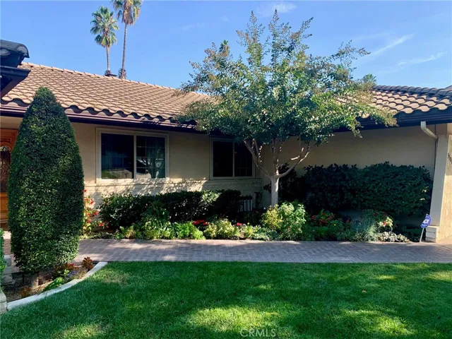 5504 Inner Circle Drive, Riverside, California 92506