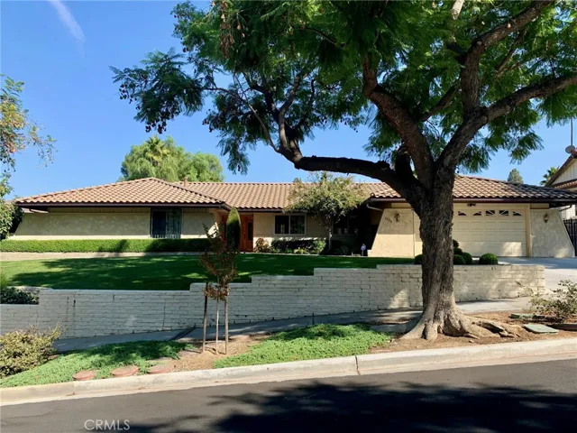 5504 Inner Circle Drive, Riverside, California 92506