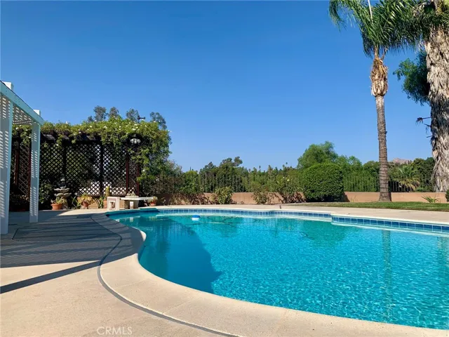5504 Inner Circle Drive, Riverside, California 92506
