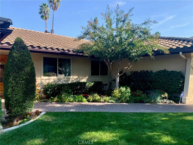 5504 Inner Circle Drive, Riverside, California 92506