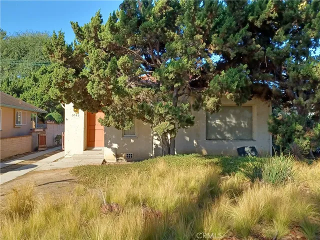 3843 Weston Pl. street view front of house close-up