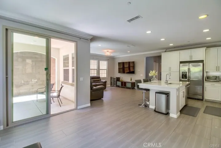 124 Yellow Pine, Irvine, California 92618