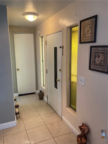 Front entry / hall