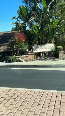  LAURELWOOD ENTRANCE 
