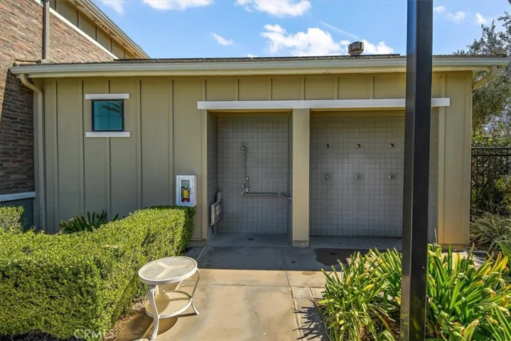 Garden House Pool Outdoor Showers