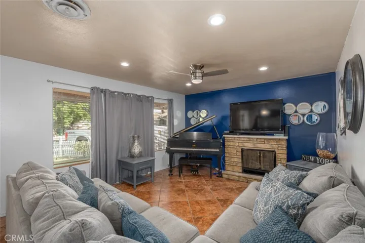 41365 Torrey Pine Court, Hemet, California 92544