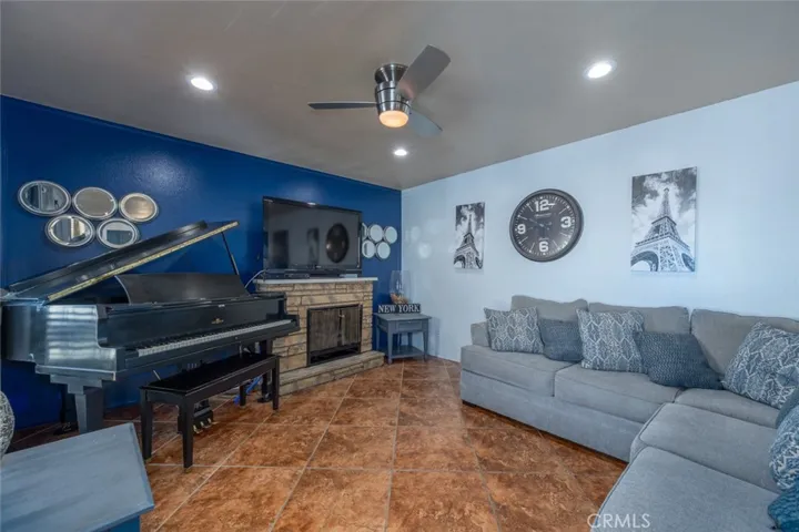 41365 Torrey Pine Court, Hemet, California 92544