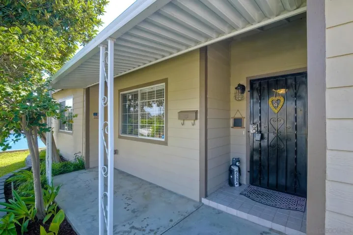 2162 Rising Glen Way, San Diego, California 92139