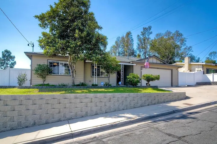 2162 Rising Glen Way, San Diego, California 92139