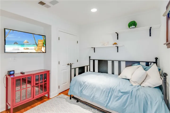 320 24th Place, Manhattan Beach, California 90266