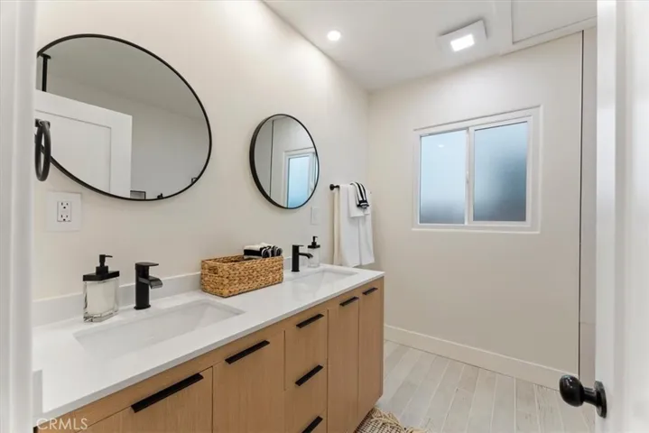 159 Nieto Avenue, Long Beach, California 90803