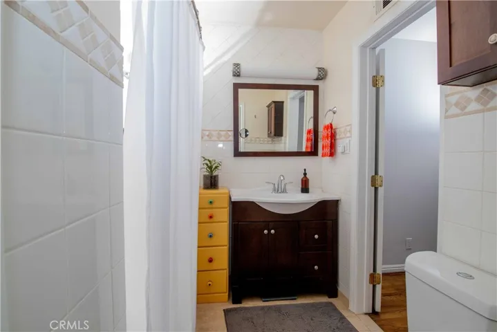 6935 Gloria Avenue, Lake Balboa, California 91406