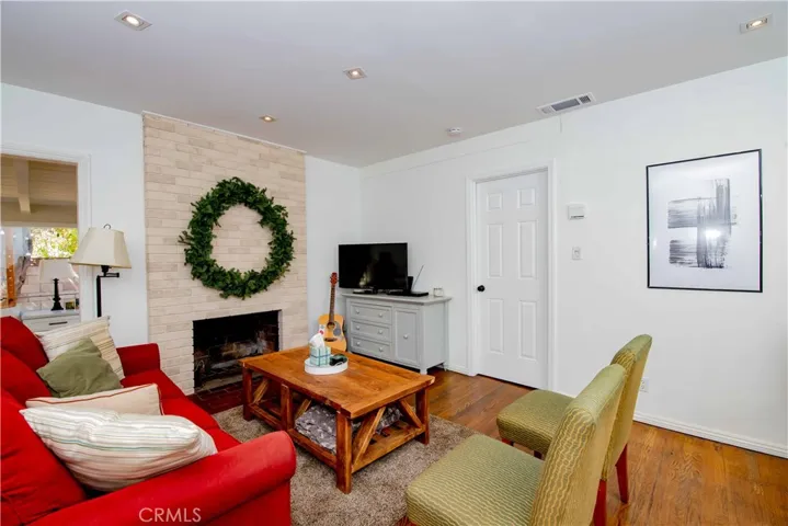 6935 Gloria Avenue, Lake Balboa, California 91406