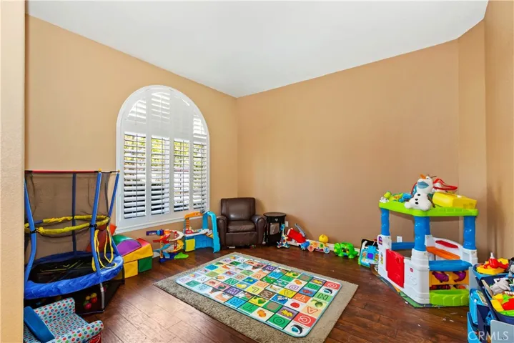 19507 Huasna Road, Apple Valley, California 92307