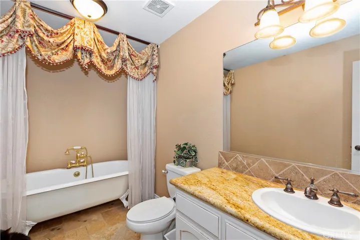 19507 Huasna Road, Apple Valley, California 92307