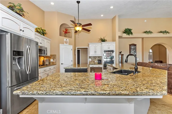 19507 Huasna Road, Apple Valley, California 92307