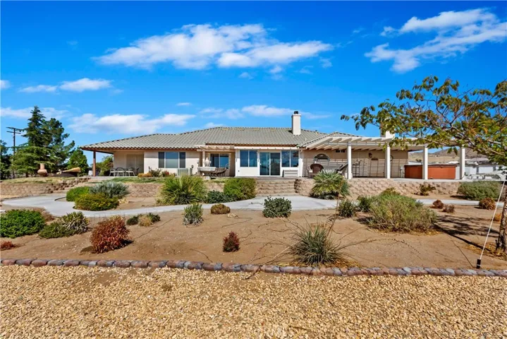 19507 Huasna Road, Apple Valley, California 92307