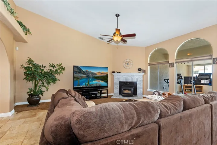 19507 Huasna Road, Apple Valley, California 92307