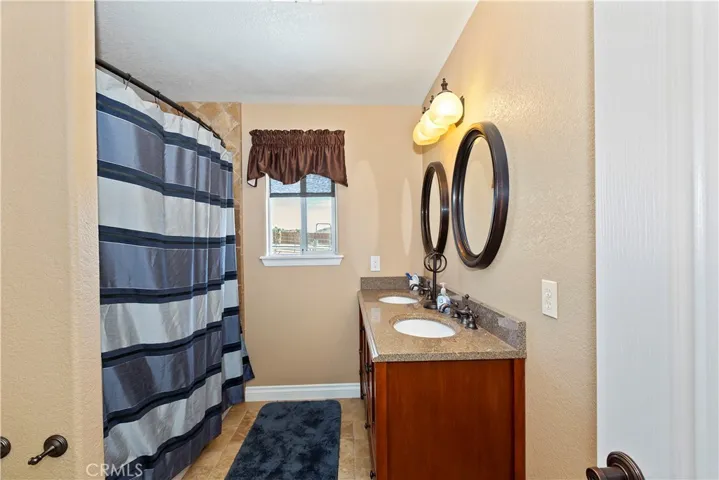 19507 Huasna Road, Apple Valley, California 92307