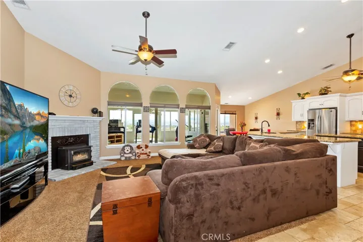 19507 Huasna Road, Apple Valley, California 92307