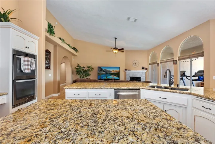 19507 Huasna Road, Apple Valley, California 92307